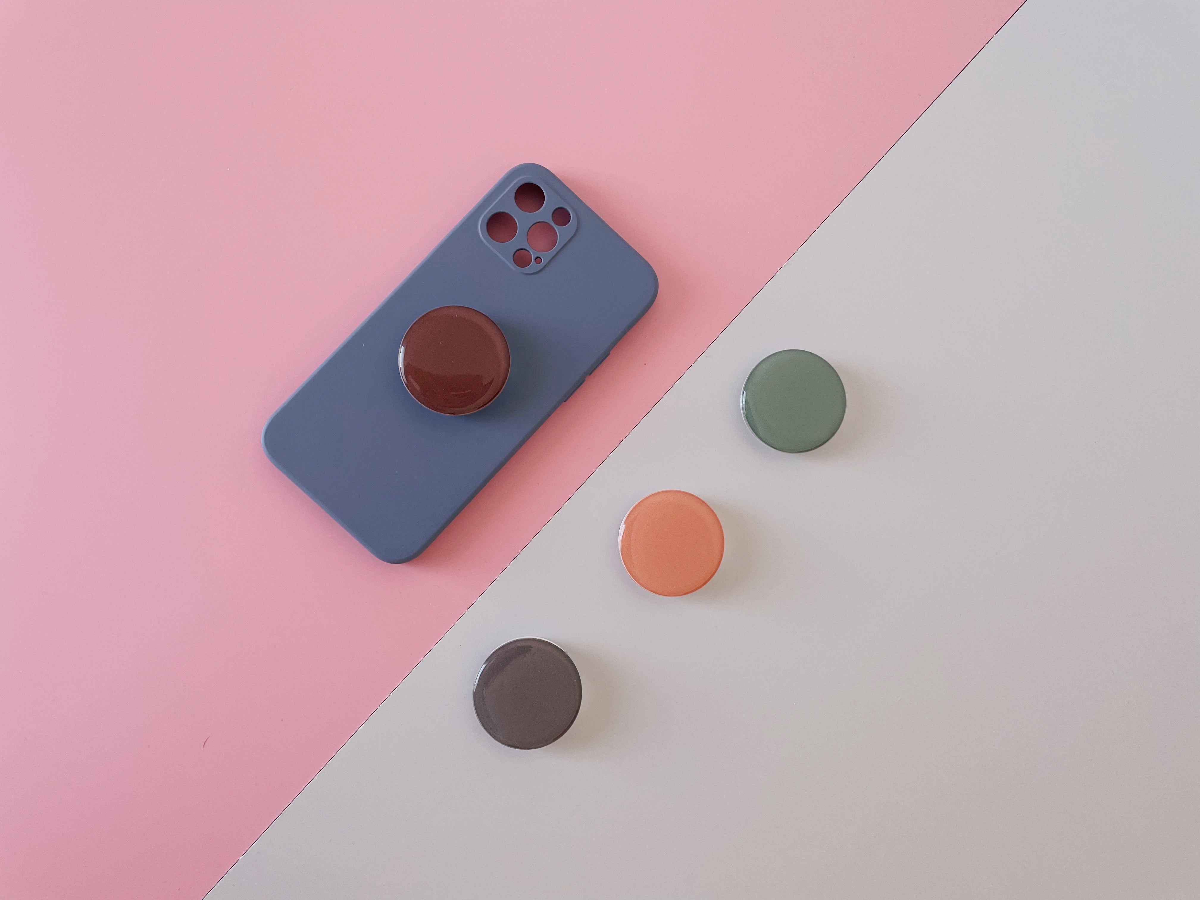 COLOR GAME COLLECTION PHONE HOLDER